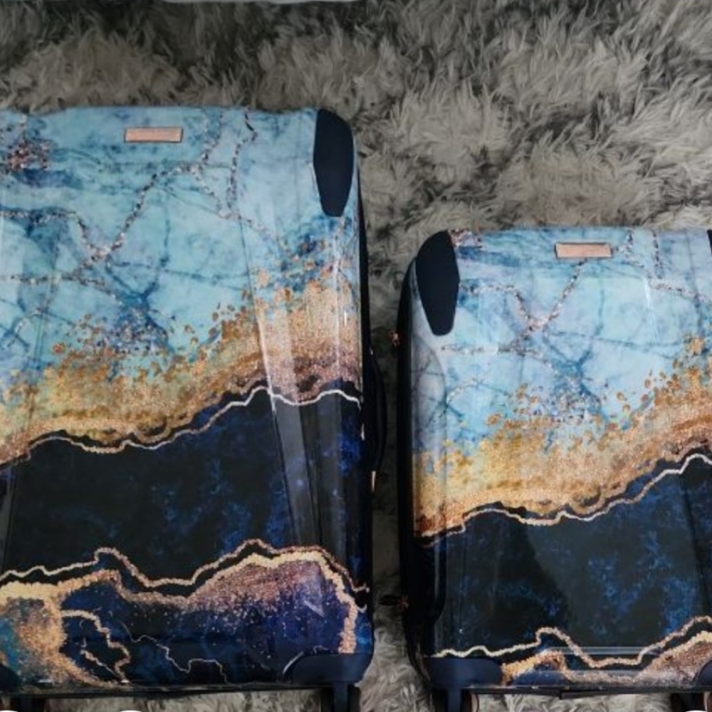 Jessica Simpson luggage
